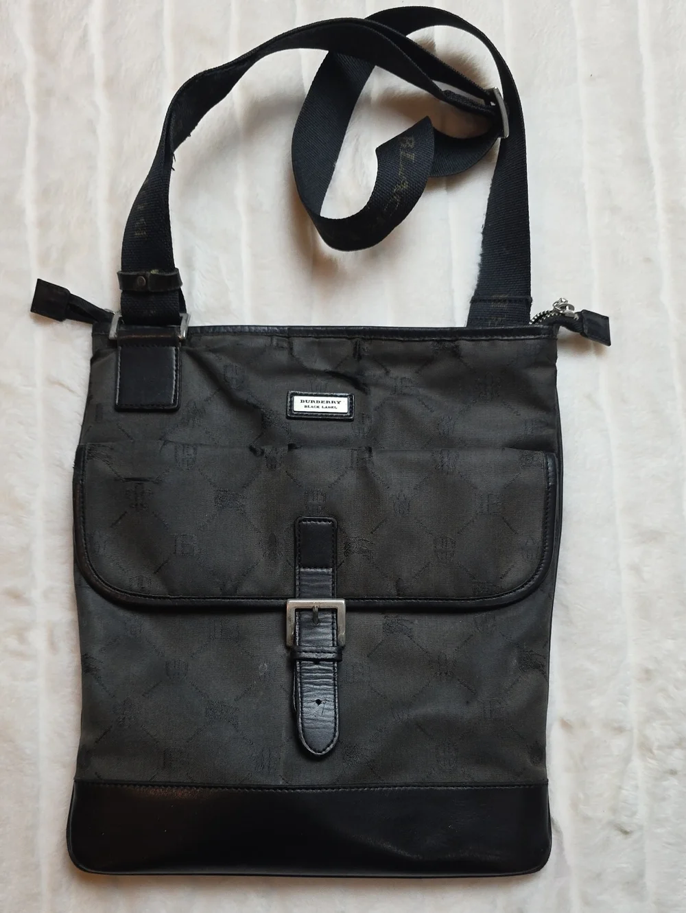 Burberry Black Men's Messenger Crossbody Bag
